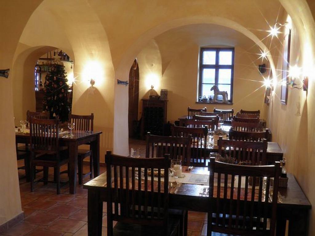 Dvur Olsiny -Hotel And Horse-Riding Karviná Dış mekan fotoğraf