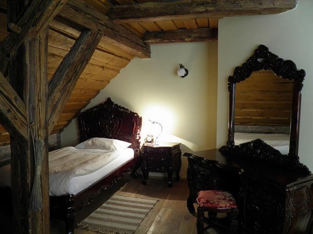 Dvur Olsiny -Hotel And Horse-Riding Karviná Oda fotoğraf